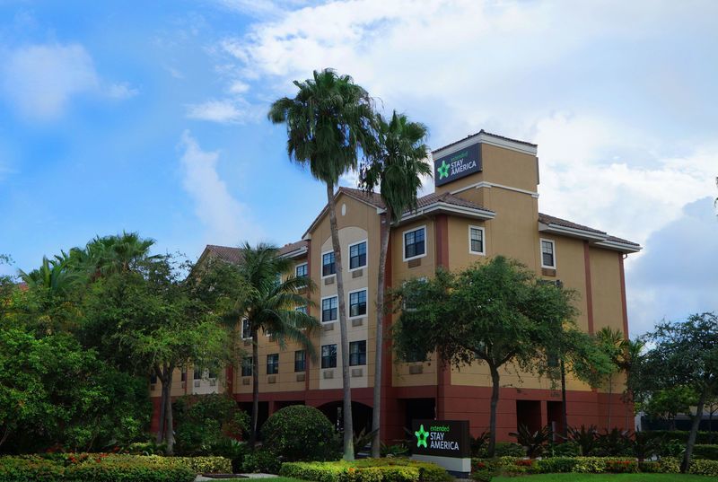 Extended Stay America Suites - Fort Lauderdale - Cypress Creek - Andrews Ave Exterior photo