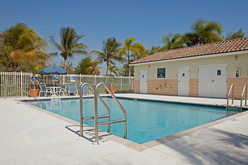 Extended Stay America Suites - Fort Lauderdale - Cypress Creek - Andrews Ave Exterior photo